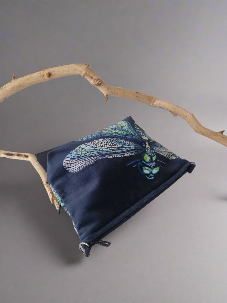 Kosmetinė-delninė „Laumžirgis iš arti“