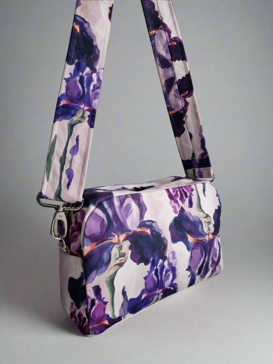 Rankinė per petį „Karališki irisai“