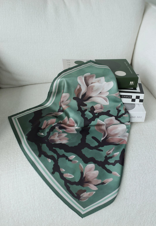 Šilko skarelė "Magnolija"