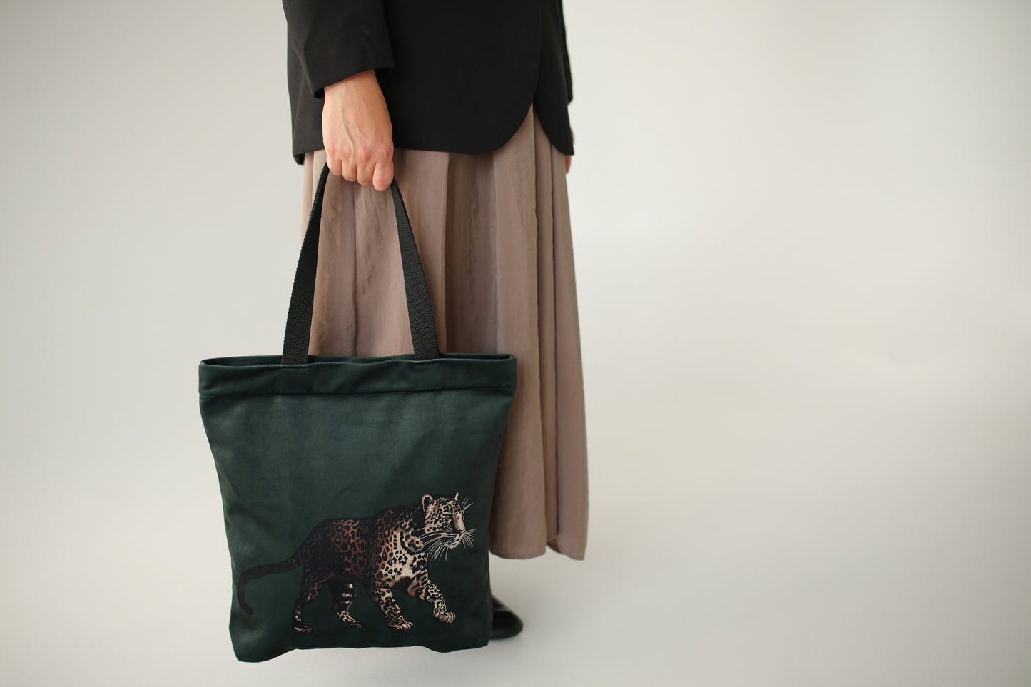 Krepšys-rankinė „Sėlinantis Leo“